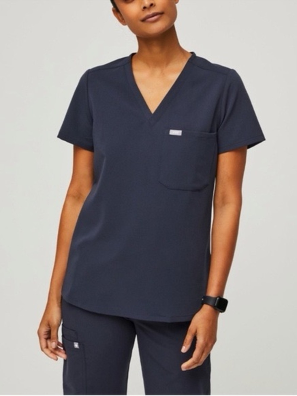 Figs Women's Grey Short Sleeve V-Neck Scrub Top Size M